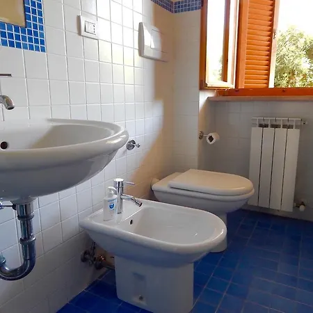 N154 - Numana, Delizioso Trilocale Con Giardino